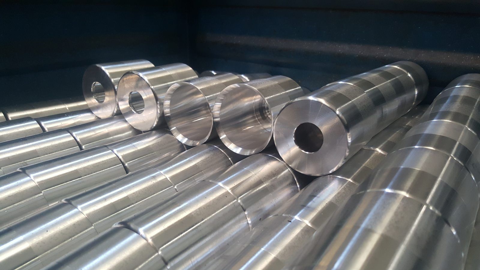 Drilled aluminium cups